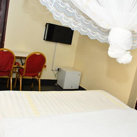 Florida Hotel Zaana Кампала Екстериор снимка