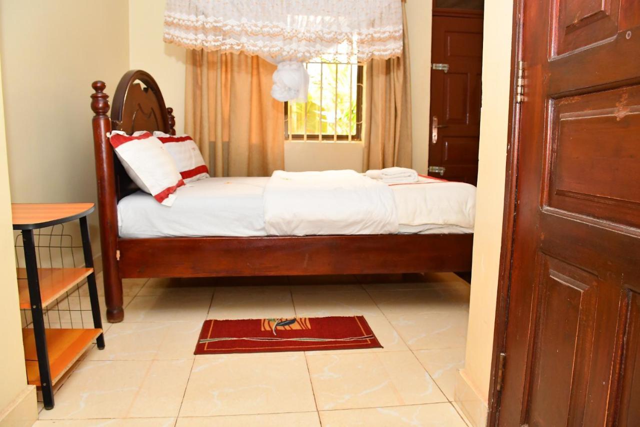 Florida Hotel Zaana Кампала Екстериор снимка