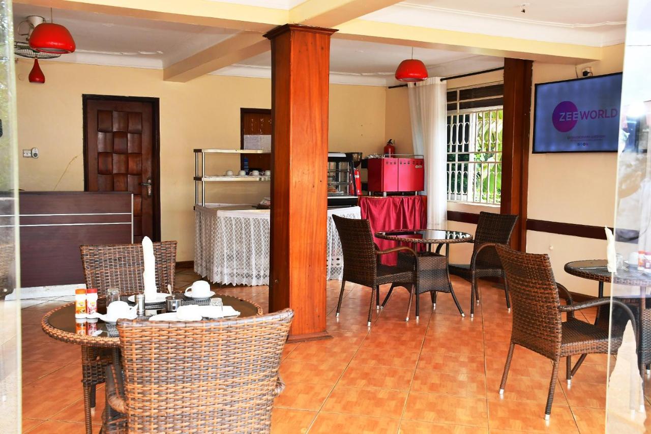 Florida Hotel Zaana Кампала Екстериор снимка