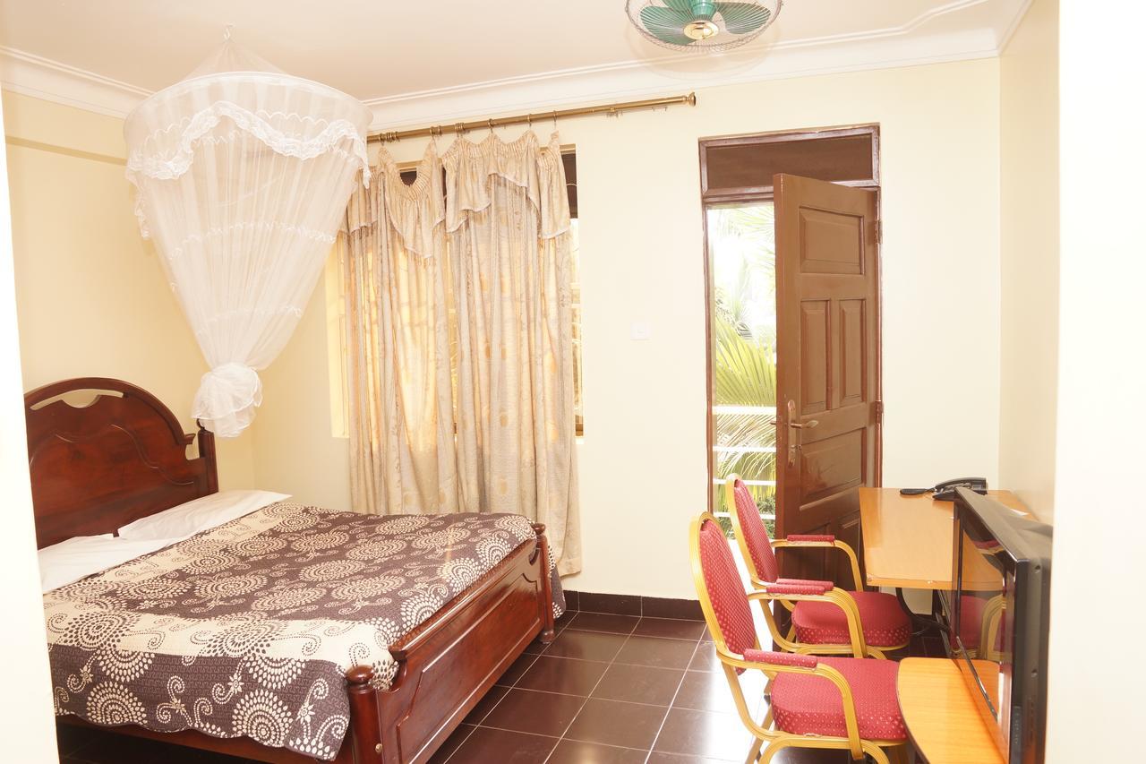Florida Hotel Zaana Кампала Екстериор снимка
