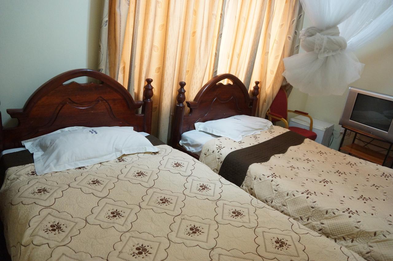 Florida Hotel Zaana Кампала Екстериор снимка