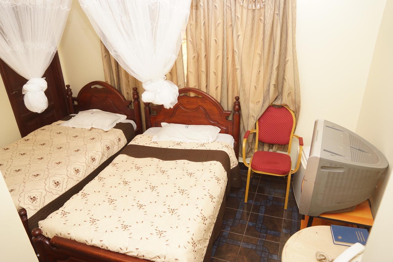 Florida Hotel Zaana Кампала Екстериор снимка