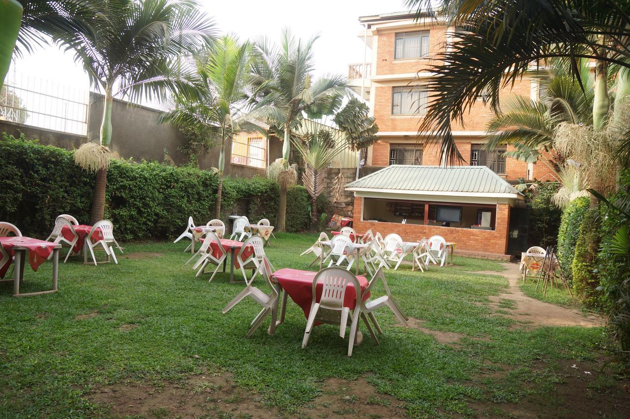 Florida Hotel Zaana Кампала Екстериор снимка