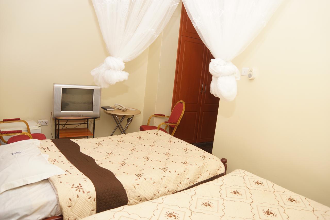 Florida Hotel Zaana Кампала Екстериор снимка