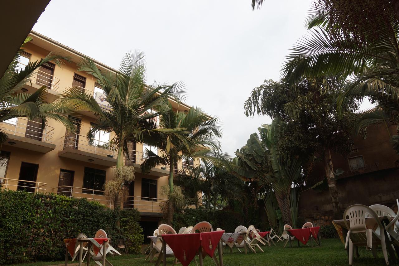 Florida Hotel Zaana Кампала Екстериор снимка