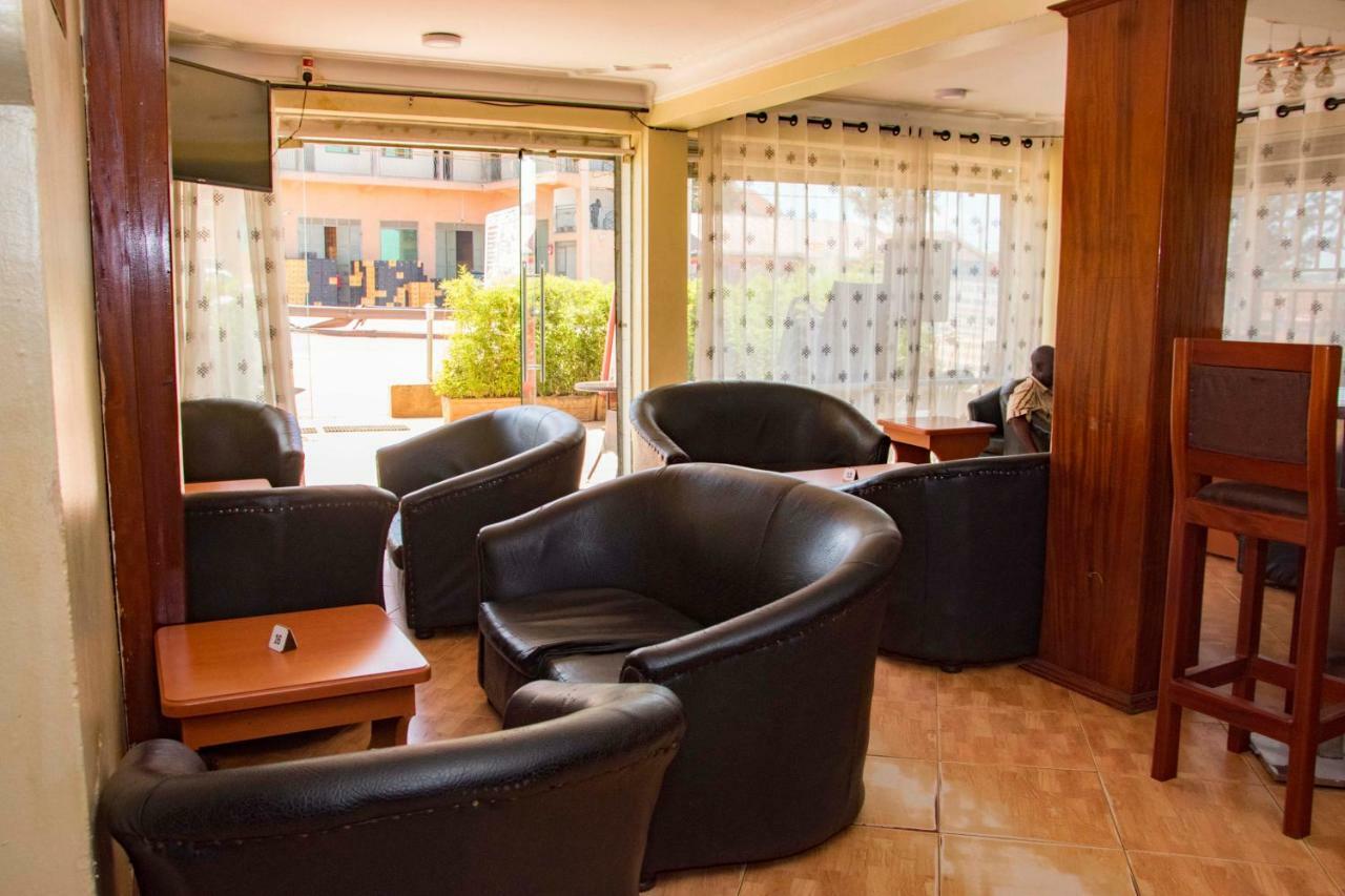 Florida Hotel Zaana Кампала Екстериор снимка