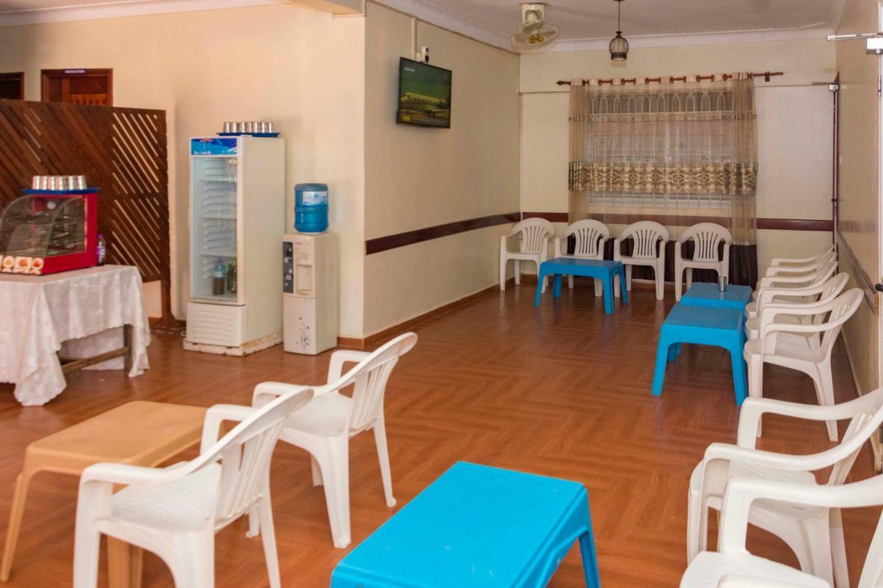 Florida Hotel Zaana Кампала Екстериор снимка